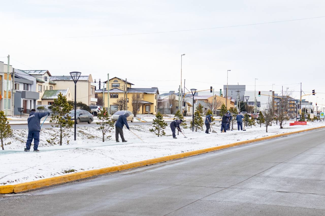 Continúan las labores de limpieza en distintos puntos de la ciudad ...