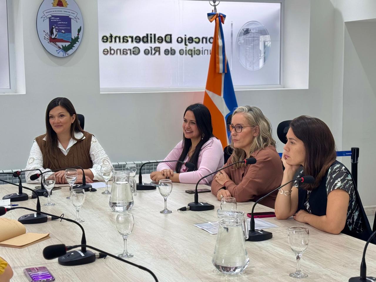 El Concejo Deliberante firmó un convenio con el Ejecutivo Municipal ...